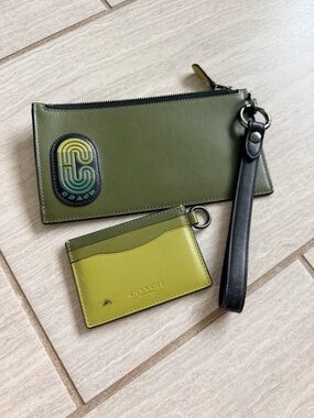 Coach Olive & Lime Green Leather Wristlet Clutch with Card Holder